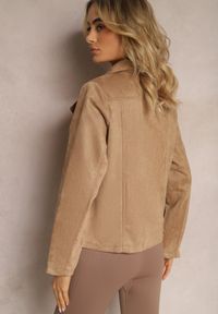 Renee - Brązowa Asymetryczna Kurtka Ramoneska z Imitacji Zamszu Kmiya. Kolekcja: plus size. Kolor: brązowy. Materiał: zamsz #5