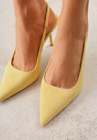Renee - Żółte Sandały Slingback na Szpilce z Imitacji Zamszu Carilona. Zapięcie: bez zapięcia. Kolor: żółty. Materiał: zamsz. Sezon: lato. Obcas: na szpilce. Wysokość obcasa: średni #8