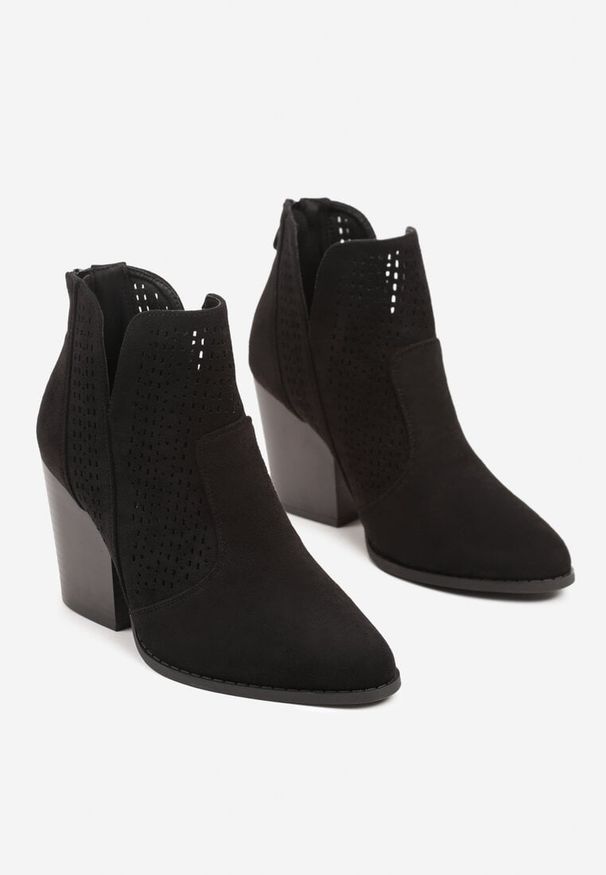 Born2be - Czarne Botki na Obcasie z Ozdobnym Wycięciem Dolinala. Okazja: na co dzień. Kolor: czarny. Materiał: jeans. Obcas: na obcasie. Styl: elegancki, casual. Wysokość obcasa: średni