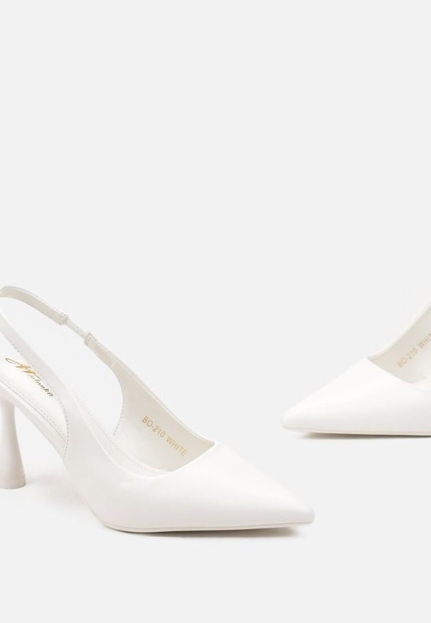 Renee - Białe Sandały na Szpilce ze Szpiczastym Noskiem i Otwartą Piętą Ninella. Okazja: na co dzień. Nosek buta: otwarty. Kolor: biały. Materiał: jeans. Wzór: aplikacja. Obcas: na szpilce. Styl: casual, elegancki, klasyczny. Wysokość obcasa: średni