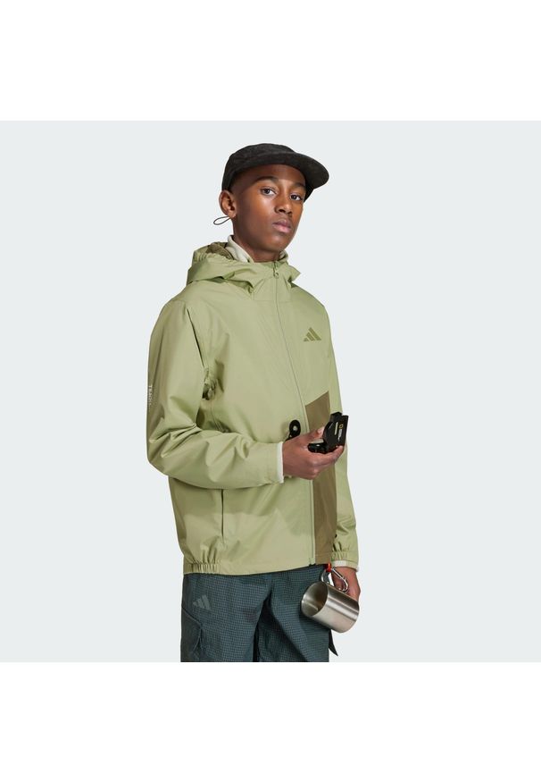 Adidas - Dziecięca kurtka przeciwdeszczowa Terrex Multi 2 Layer CLIMAPROOF. Kolor: zielony, beżowy, wielokolorowy. Technologia: ClimaProof (Adidas)