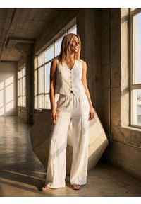 Sinsay - Spodnie wide leg z ozdobnymi przeszyciami - kremowy. Kolor: kremowy #1