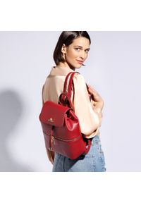 Wittchen - Damski plecak worek skórzany z poziomym suwakiem czerwony. Kolor: czerwony. Materiał: skóra. Wzór: gładki #2