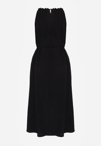 Born2be - Czarna Wiskozowa Sukienka Bez Rękawów z Warkoczowym Splotem przy Dekolcie Shirineli. Okazja: na co dzień. Kolekcja: plus size. Kolor: czarny. Materiał: wiskoza. Długość rękawa: bez rękawów. Wzór: ze splotem. Typ sukienki: proste, dla puszystych. Styl: elegancki, casual, klasyczny, boho #2