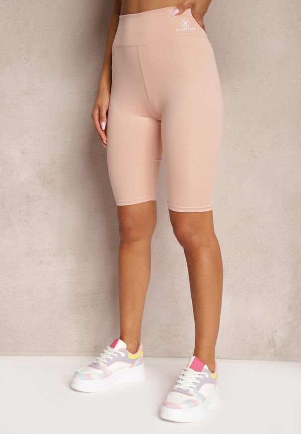 Renee - Różowe Szorty w Stylu Kolarek High Waist Wykończone Gumką w Pasie Elenea. Okazja: na co dzień. Stan: podwyższony. Kolor: różowy. Styl: casual