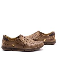 Polbut Buty męskie na lato J51 brązowe. Okazja: na spacer. Zapięcie: bez zapięcia. Kolor: brązowy. Materiał: skóra, guma. Wzór: ażurowy. Sezon: lato. Styl: klasyczny #6
