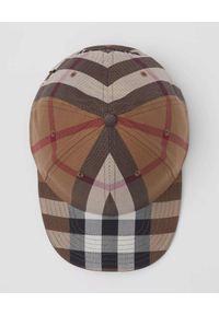 Burberry - BURBERRY - Czapka z daszkiem w kratkę. Kolor: beżowy. Materiał: bawełna. Wzór: kratka. Styl: klasyczny, vintage #7
