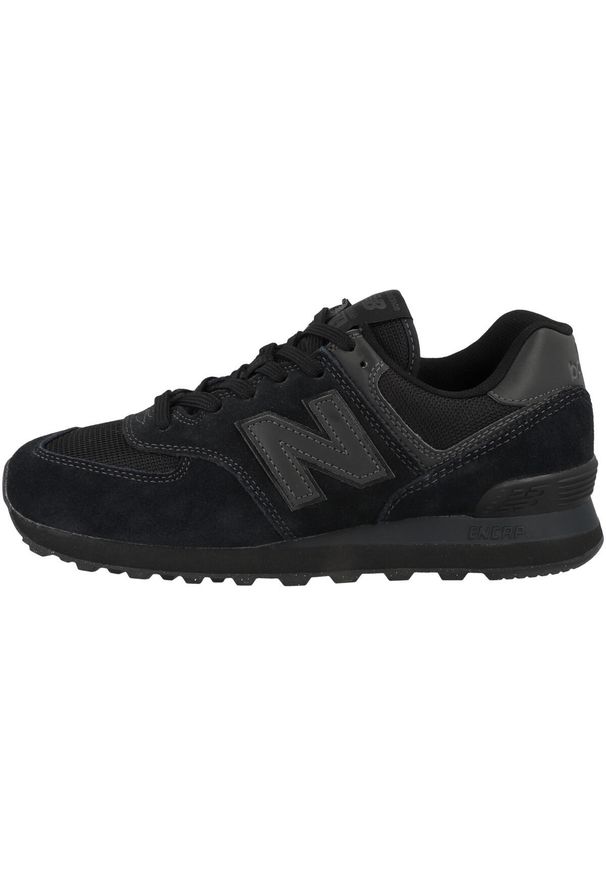 Buty do chodzenia męskie New Balance 574. Zapięcie: sznurówki. Kolor: wielokolorowy, czarny, szary. Materiał: guma, materiał, tkanina, syntetyk. Szerokość cholewki: normalna. Model: New Balance 574. Sport: turystyka piesza