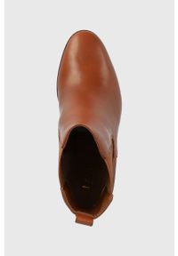 Lauren Ralph Lauren sztyblety skórzane Mylah damskie kolor brązowy na słupku 802871290001. Nosek buta: okrągły. Kolor: brązowy. Materiał: skóra. Obcas: na słupku. Wysokość obcasa: średni #2