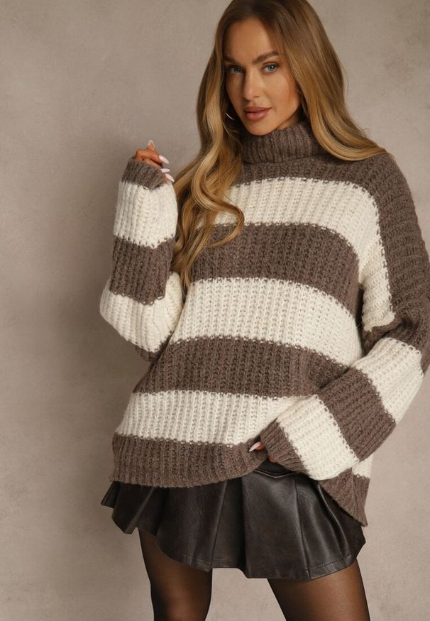 Renee - Brązowy Golf z Wiskozą i Wełną Ozdobiony Motywem Pasków Monorra. Okazja: na co dzień. Typ kołnierza: golf. Kolor: brązowy. Materiał: wełna, wiskoza. Wzór: aplikacja. Styl: casual