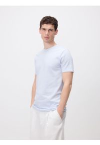 Reserved - Strukturalny t-shirt regular fit - jasnoniebieski. Kolor: niebieski. Materiał: dzianina