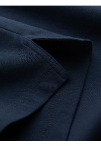 Ombre Clothing - Koszulka męska polo z dzianiny pique bez guzików - granatowa V3. Okazja: do pracy, na co dzień. Typ kołnierza: polo. Kolor: niebieski. Materiał: dzianina. Wzór: aplikacja, ze splotem, paski. Styl: klasyczny, sportowy, wizytowy, casual #6