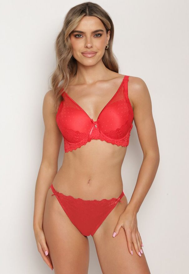 Born2be - Czerwony Biustonosz Klasyczny z Usztywnieniem i Koronką Eupalia. Kolor: czerwony. Materiał: koronka. Wzór: koronka