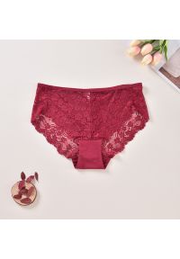 Intica - Figi koronkowe z delikatnym wykończeniem Zlatija. Kolor: czerwony. Materiał: koronka. Wzór: koronka