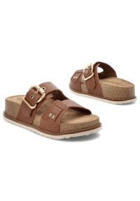 Brązowe Klapki Yokono Modne Obuwie Damskie. Okazja: na co dzień. Kolor: brązowy. Materiał: materiał, skóra. Sezon: lato. Styl: casual, elegancki #7