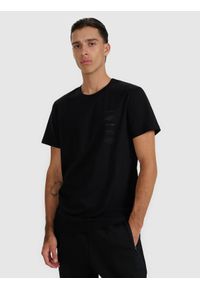 4f - 4F T-shirt regular z nadrukiem męski - czarny S. Okazja: na co dzień. Kolor: czarny. Materiał: bawełna. Długość: długie. Wzór: nadruk. Styl: casual
