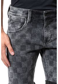 Mustang - SPODENKI MUSTANG 5-Pocket-Shorts 1009594 4000 45. Materiał: jeans. Wzór: kratka