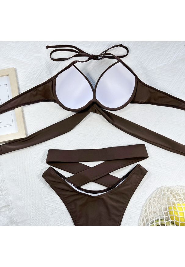 Intica - Bikini z ozdobnymi paskami na plażę i basen Shireen. Kolor: czarny. Materiał: materiał. Wzór: paski