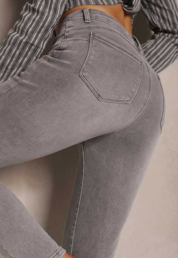 Renee - Szare Jeansy Dopasowane z Bawełny Sorika. Okazja: na co dzień. Kolor: szary. Styl: elegancki, casual