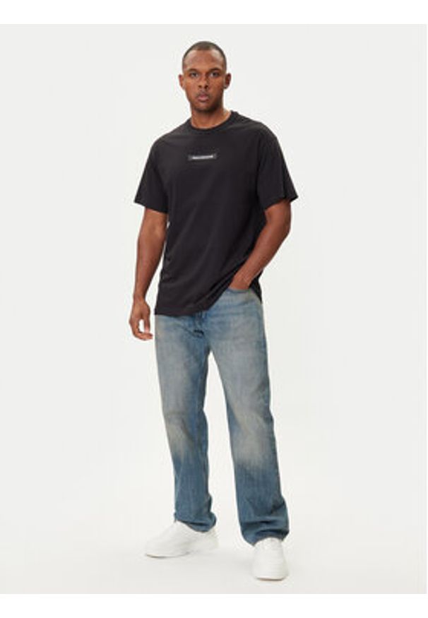 Versace Jeans Couture T-Shirt 79GAHT02 CJ00T Czarny Regular Fit. Kolor: czarny. Materiał: bawełna