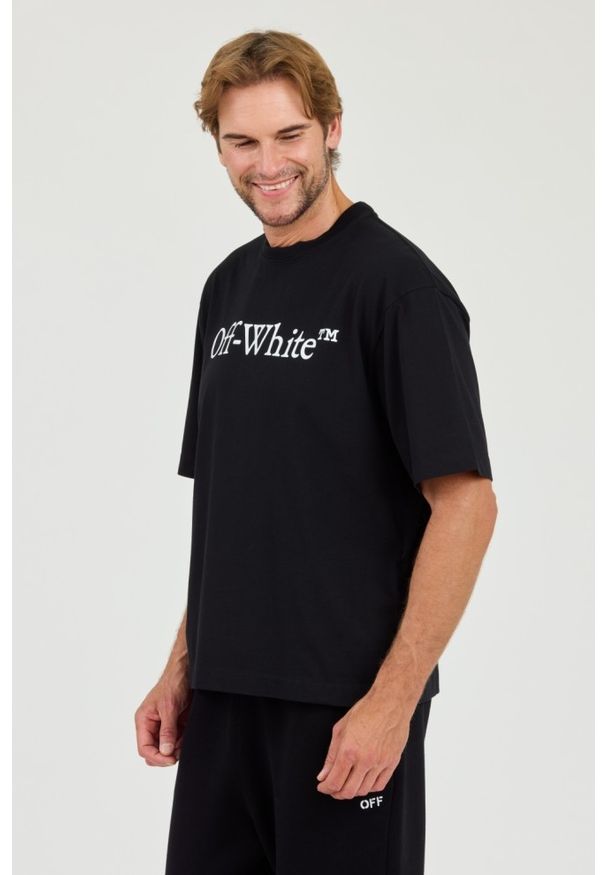 OFF-WHITE Czarny t-shirt Big Bookish Skate. Kolor: czarny
