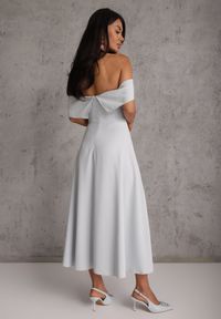 Renee - Niebieska Rozkloszowana Sukienka Koktajlowa VICES z Hiszpańskim Dekoltem Neamerianne. Okazja: na wesele, na ślub cywilny. Typ kołnierza: dekolt hiszpanka. Kolor: niebieski. Materiał: lakier, poliester. Typ sukienki: rozkloszowane. Styl: wizytowy #5