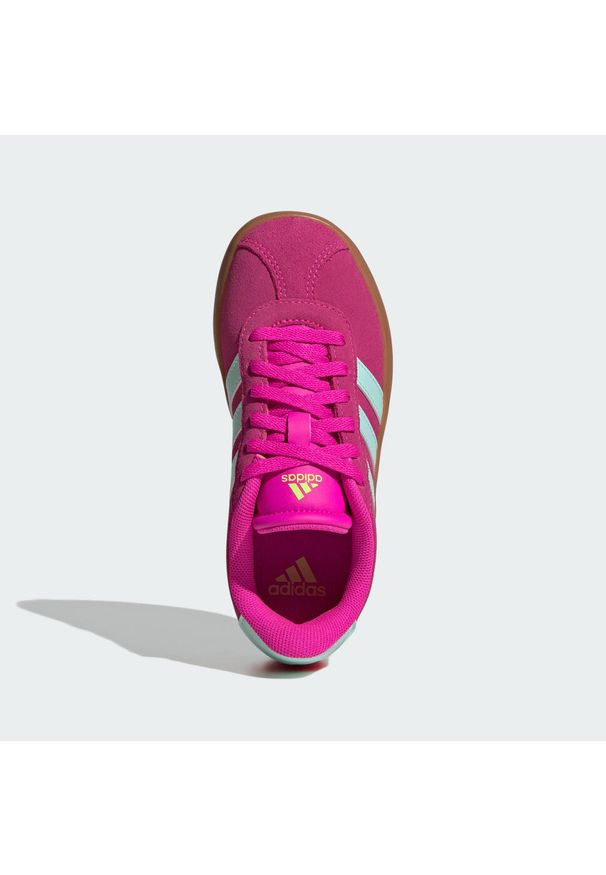 Adidas - Buty VL Court 3.0 Kids. Kolor: żółty, pomarańczowy, wielokolorowy, niebieski. Materiał: zamsz, materiał
