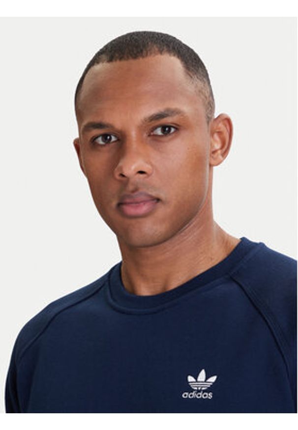 Adidas - adidas Bluza Trefoil Essentials IY4935 Granatowy Regular Fit. Kolor: niebieski. Materiał: bawełna