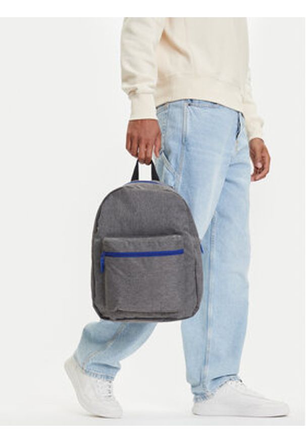 Semi Line Plecak NS06 Szary. Kolor: szary. Materiał: materiał