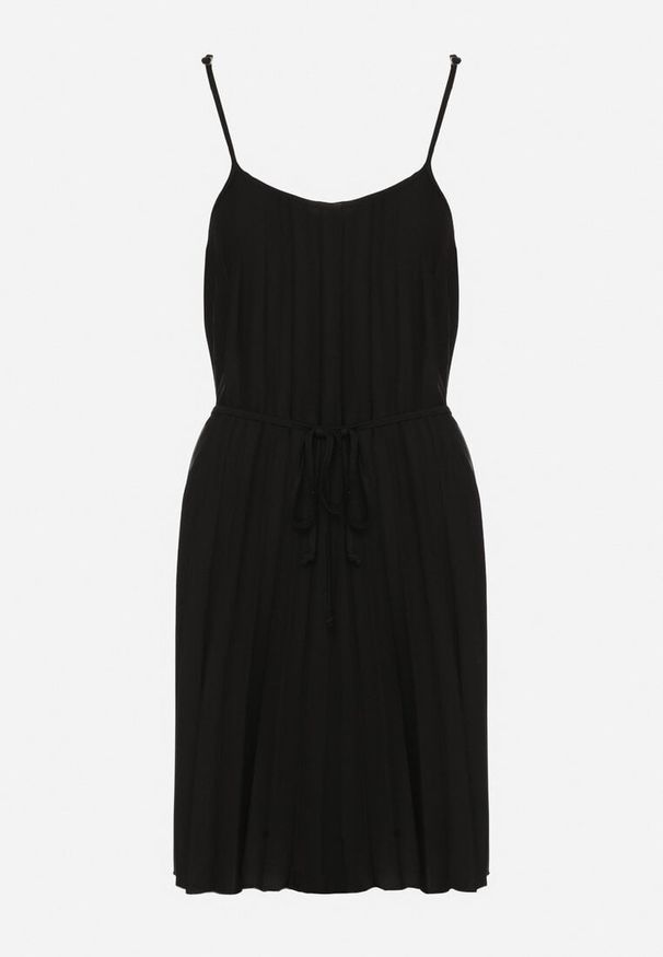 Born2be - Czarna Sukienka z Regulowanymi Ramiączkami z Materiałowym Paskiem Liata. Okazja: na spacer, na imprezę. Typ kołnierza: dekolt w kształcie V. Kolor: czarny. Materiał: materiał. Długość rękawa: na ramiączkach. Sezon: lato