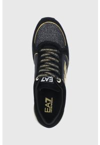 EA7 Emporio Armani Buty kolor czarny na płaskiej podeszwie. Nosek buta: okrągły. Zapięcie: sznurówki. Kolor: czarny. Materiał: guma. Obcas: na płaskiej podeszwie