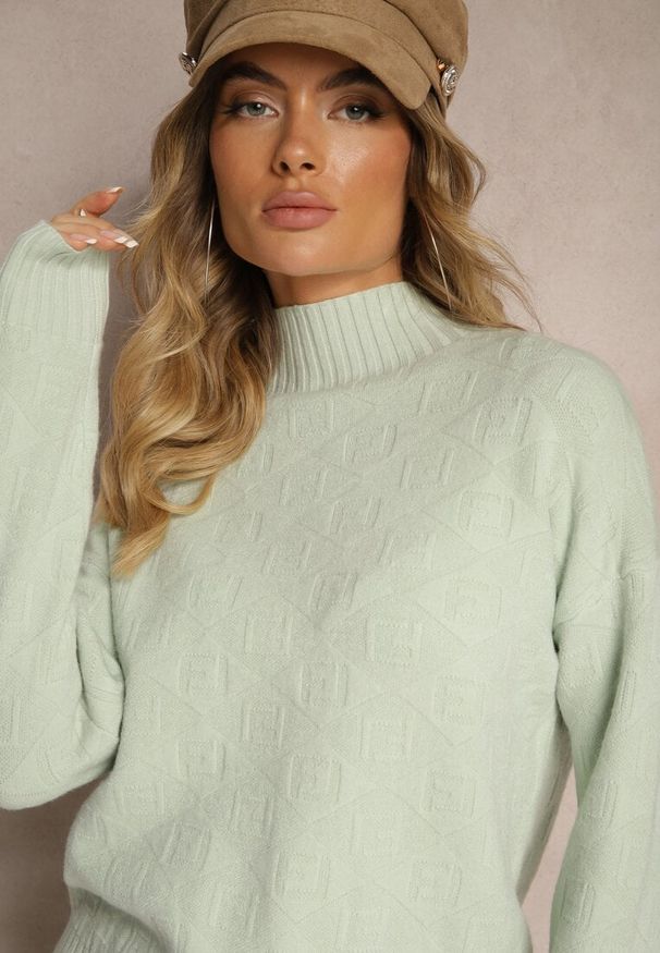 Renee - Miętowy Golf Sweter z Tłoczeniem i Ściągaczami Melovira. Typ kołnierza: golf. Kolor: miętowy. Sezon: zima