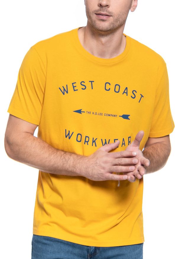 Lee - T-SHIRT MĘSKI LEE WORKWEAR TEE REGULAR FIT GOLDEN YELLOW L60BFENF 112113248