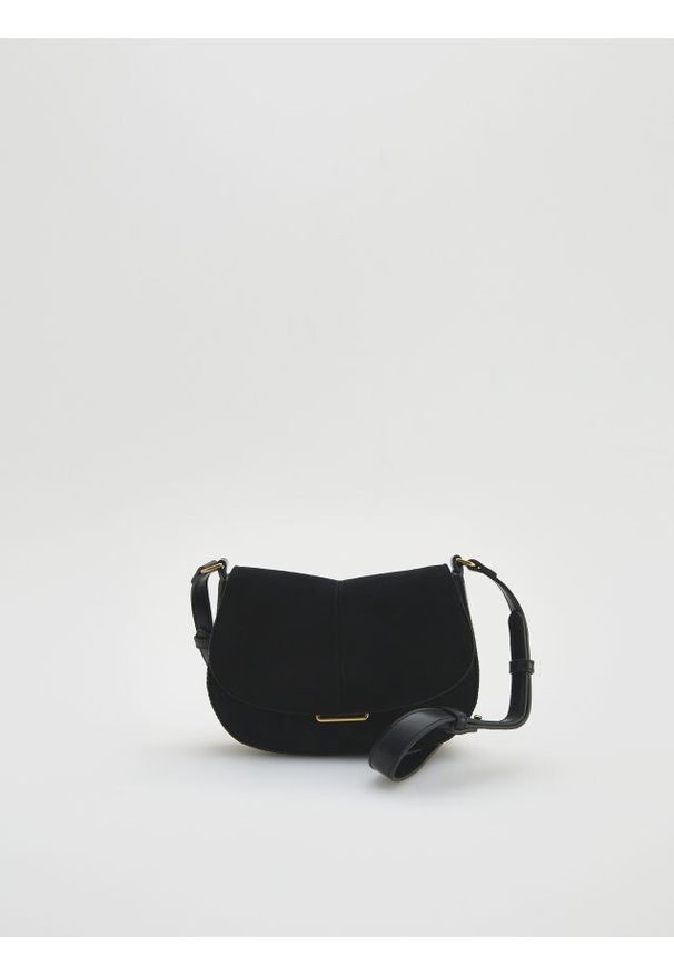 Reserved - Torebka crossbody - czarny. Kolor: czarny. Materiał: zamszowe. Styl: klasyczny