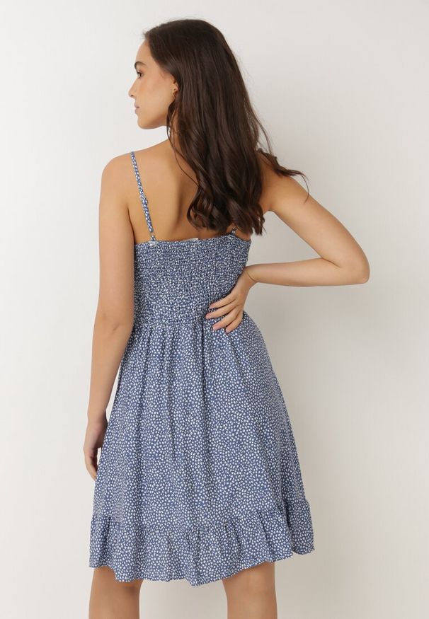 Born2be - Niebieska Sukienka Agalena. Typ kołnierza: dekolt kopertowy. Kolor: niebieski. Materiał: bawełna. Długość rękawa: na ramiączkach. Typ sukienki: kopertowe. Długość: mini