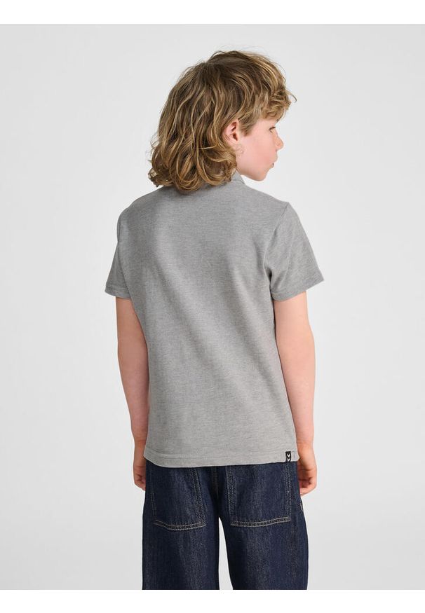 Koszulka polo dla dzieci Hummel Mover. Typ kołnierza: polo. Kolor: szary. Materiał: tkanina. Styl: elegancki