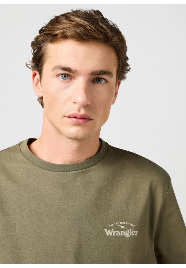 Wrangler - MESKA KOSZULKA WRANGLER GRAPHIC TEE DUSTY OLIVE 112362368