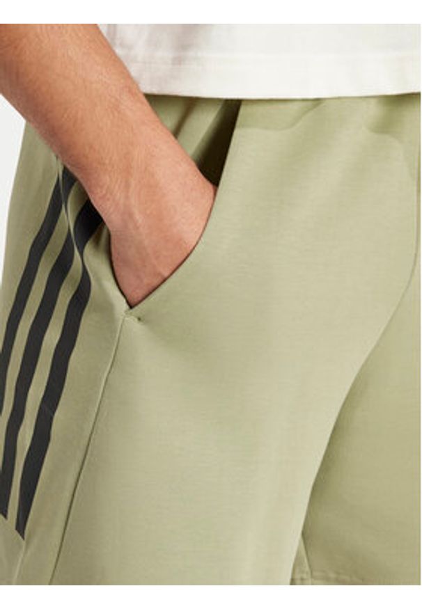 Adidas - adidas Szorty sportowe Future Icons 3-Stripes IW8540 Zielony Regular Fit. Kolor: zielony. Materiał: bawełna. Styl: sportowy