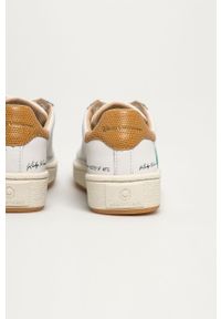 MOA Concept - Buty skórzane x Disney. Nosek buta: okrągły. Zapięcie: sznurówki. Kolor: biały. Materiał: skóra. Szerokość cholewki: normalna. Wzór: motyw z bajki. Obcas: na obcasie. Wysokość obcasa: niski #3