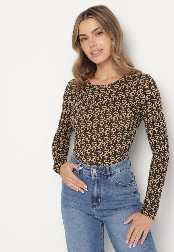 Born2be - Brązowo-Czarna Bawełniana Bluzka z Literowym Nadrukiem Jasotila. Okazja: na co dzień, na spotkanie biznesowe. Kolor: brązowy. Materiał: bawełna. Wzór: nadruk. Styl: biznesowy, klasyczny, casual, elegancki