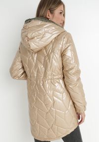 Born2be - Złota Kurtka Pikowana Bemius. Kolor: złoty. Materiał: wełna, materiał. Długość: długie #3