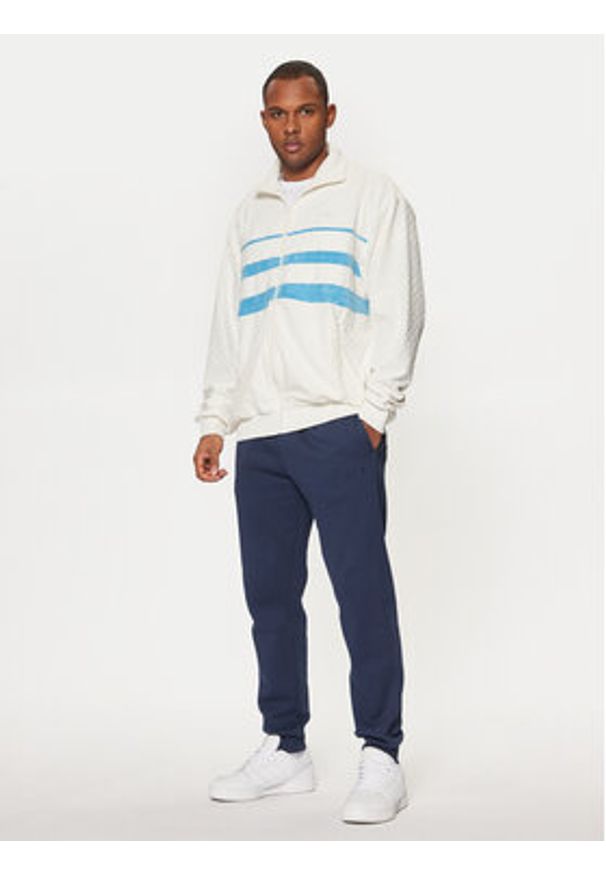 Adidas - adidas Bluza Monogram JP4420 Biały Loose Fit. Kolor: biały. Materiał: syntetyk