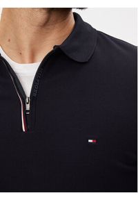 TOMMY HILFIGER - Tommy Hilfiger Polo MW0MW33267 Granatowy Slim Fit. Typ kołnierza: polo. Kolor: niebieski. Materiał: bawełna #5