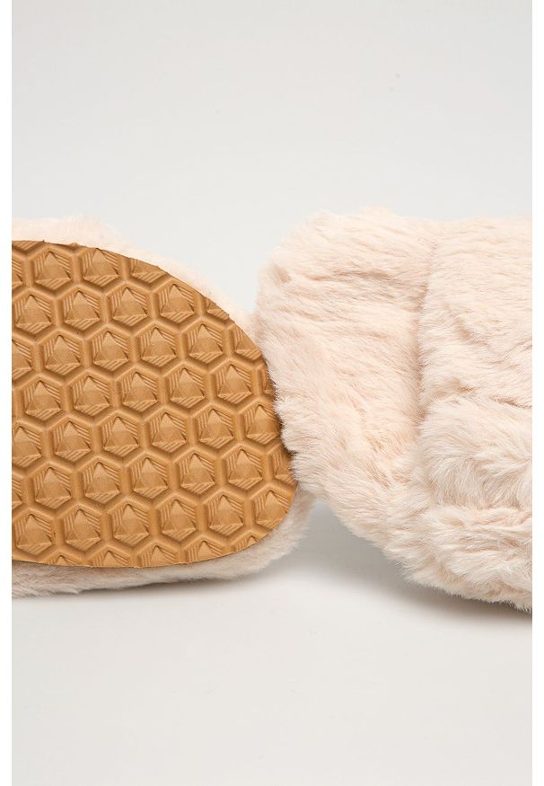 Steve Madden - Kapcie. Kolor: beżowy