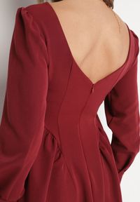 Born2be - Bordowa Rozkloszowana Sukienka z Kwadratowym Dekoltem Katilora. Typ kołnierza: dekolt kwadratowy. Kolor: czerwony. Długość rękawa: długi rękaw. Styl: klasyczny #3