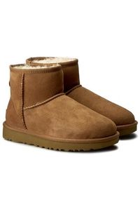 Ugg Śniegowce W Classic Mini II 1016222 Brązowy. Kolor: brązowy. Materiał: skóra