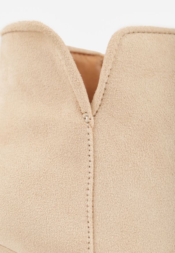 Born2be - Jasnobeżowe Botki na Szpilce ze Szpiczastym Noskiem Reyi. Okazja: na co dzień. Nosek buta: szpiczasty. Kolor: beżowy. Materiał: skóra. Obcas: na szpilce. Styl: elegancki, klasyczny, casual. Wysokość obcasa: średni