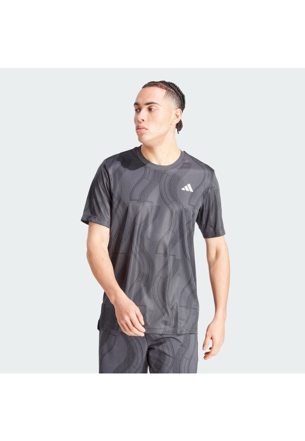 Adidas - Koszulka Club Tennis Graphic. Kolor: wielokolorowy, czarny, szary. Materiał: materiał. Sport: tenis