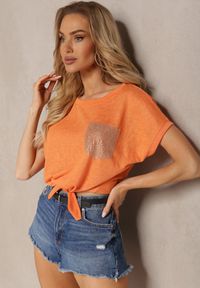Renee - Pomarańczowy Casualowy T-shirt Ozdobiony Cyrkoniami i Wiązaniem Efika. Okazja: na co dzień. Kolor: pomarańczowy. Materiał: jeans. Wzór: aplikacja. Styl: casual #1