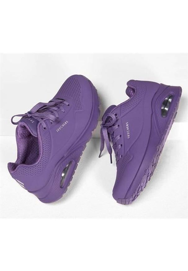 skechers - Buty do chodzenia damskie Skechers Uno Stand On Air. Kolor: fioletowy. Materiał: materiał, syntetyk. Szerokość cholewki: normalna. Sport: turystyka piesza